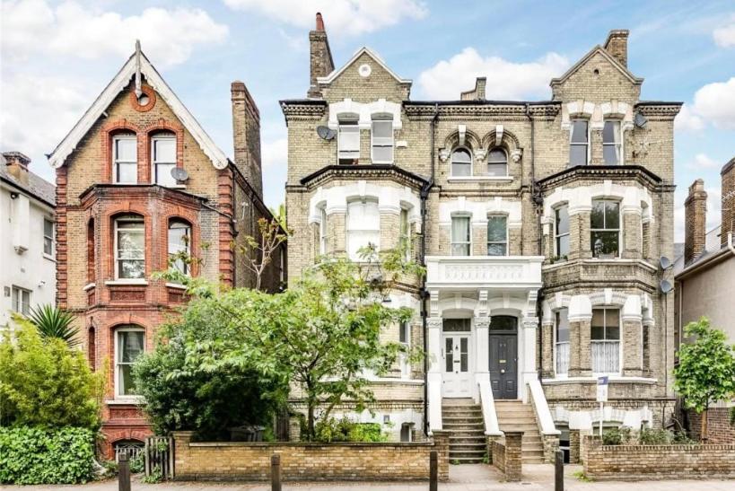 Charming And Beautiful In Wandsworth Gazde/Camere de închiriat