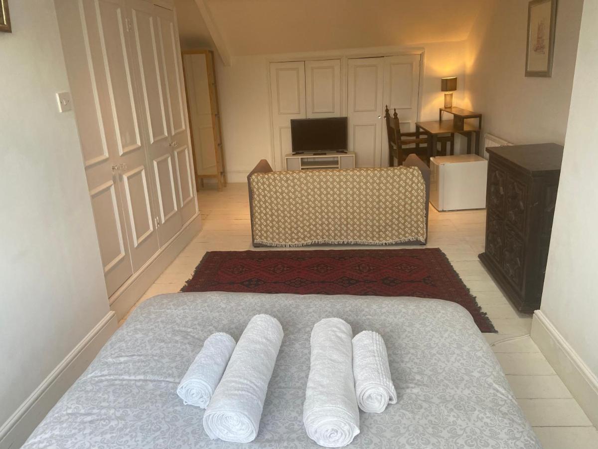 Charming And Beautiful In Wandsworth Gazde/Camere de închiriat Londra
